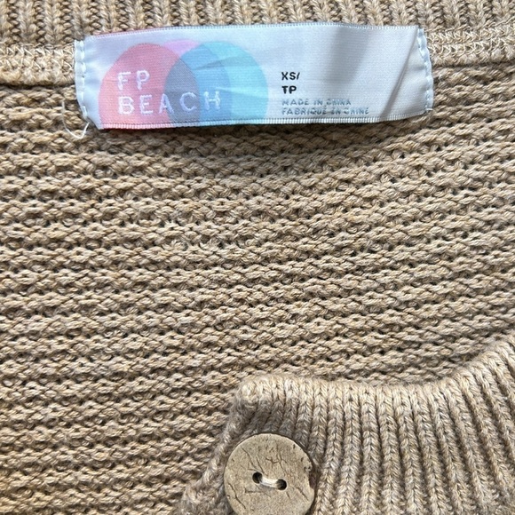 Free People Beach Knit Sweater Oversized Resortwear Casual Minimalist Sz XSmall - Picture 3 of 7